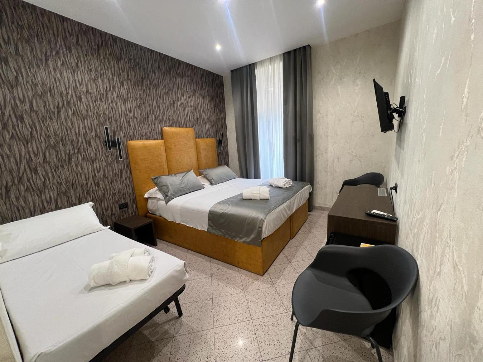 Hotel Ercoli House โรม ภายนอก รูปภาพ
